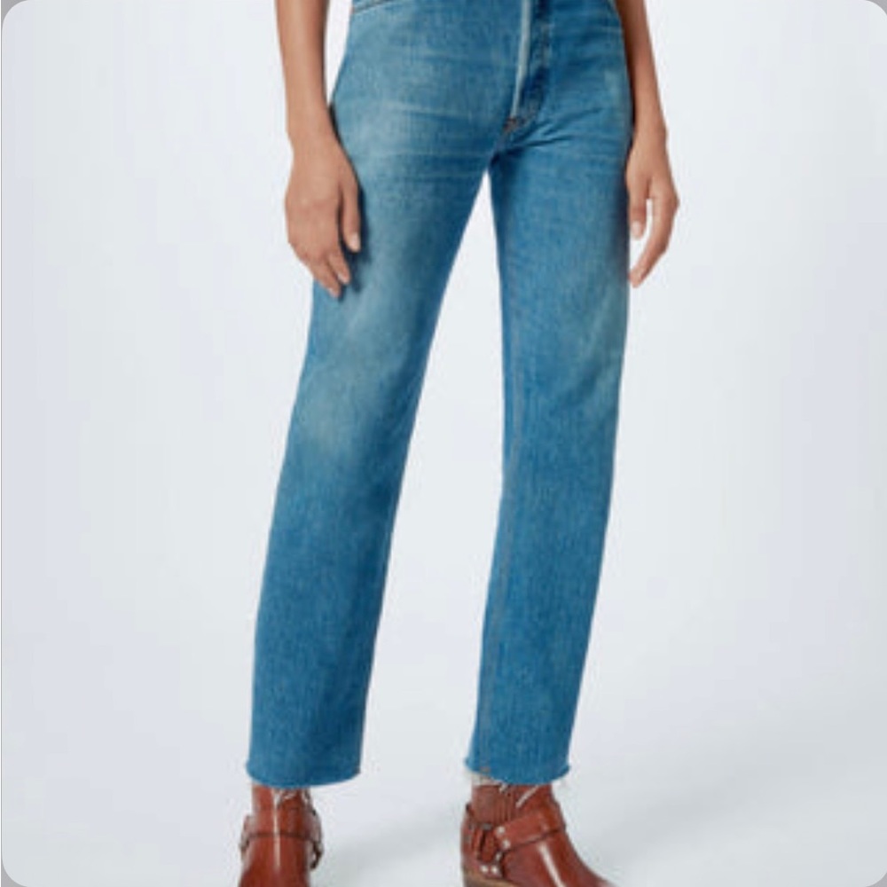 Levi's High Rise Stove Pipe
Indigo - 27 / Indigo